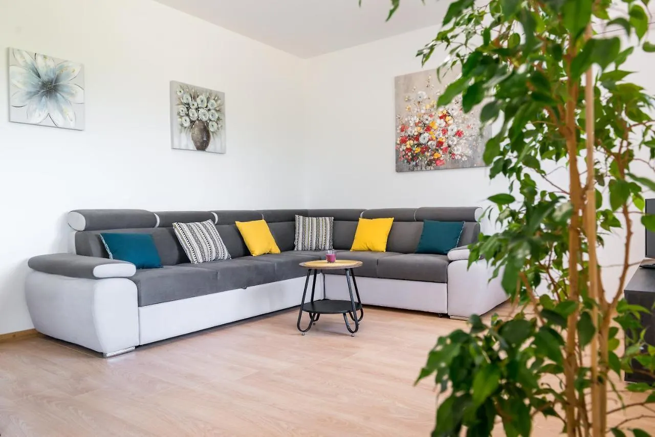 Vacation Home Zdravka Kastela