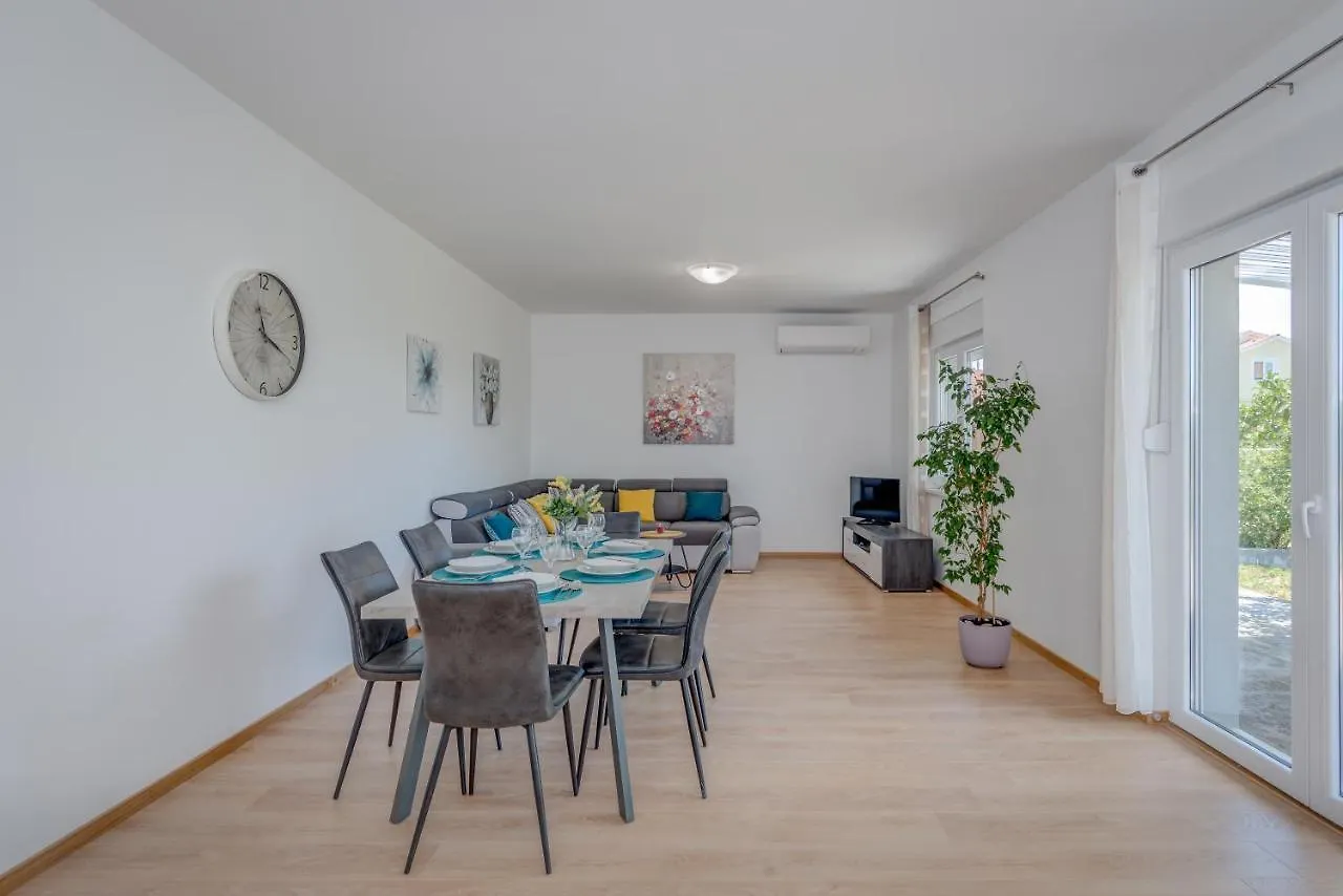 Vacation Home Zdravka Kastela